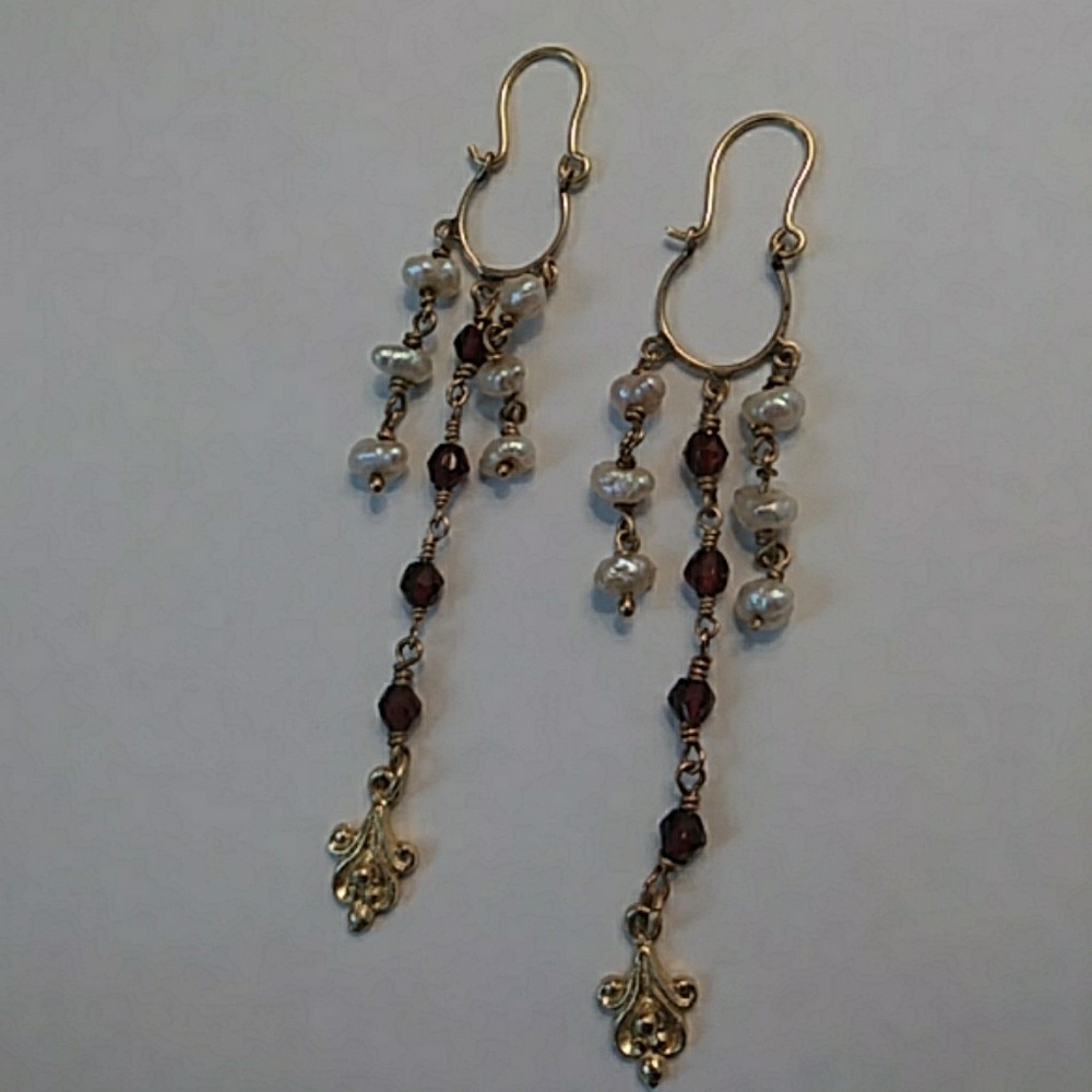 Vintage solid 10kt garnet and seed pearl Bohemian